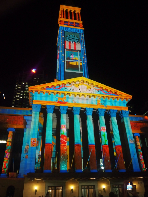 light show on Brisbane City Hall Christmas 2015