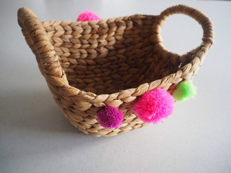 DIY Pom pom gift basket