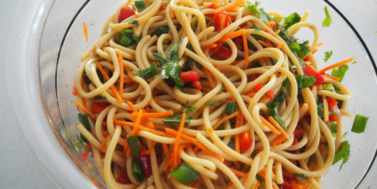 asian pasta salad tradie's lunch box