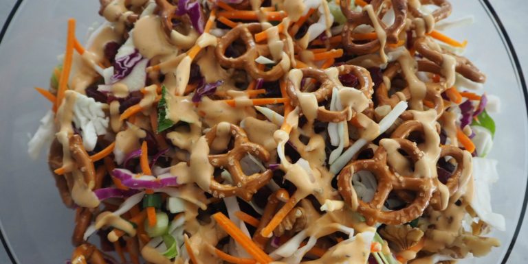 tradies lunchbox southern style coleslaw with pretzels, cranberries and walnuts