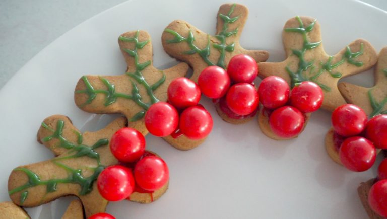 Gingerbread Holly Wreath Food Idea