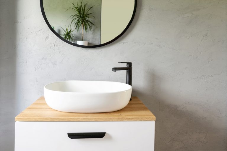 why white basins work best in bathrooms