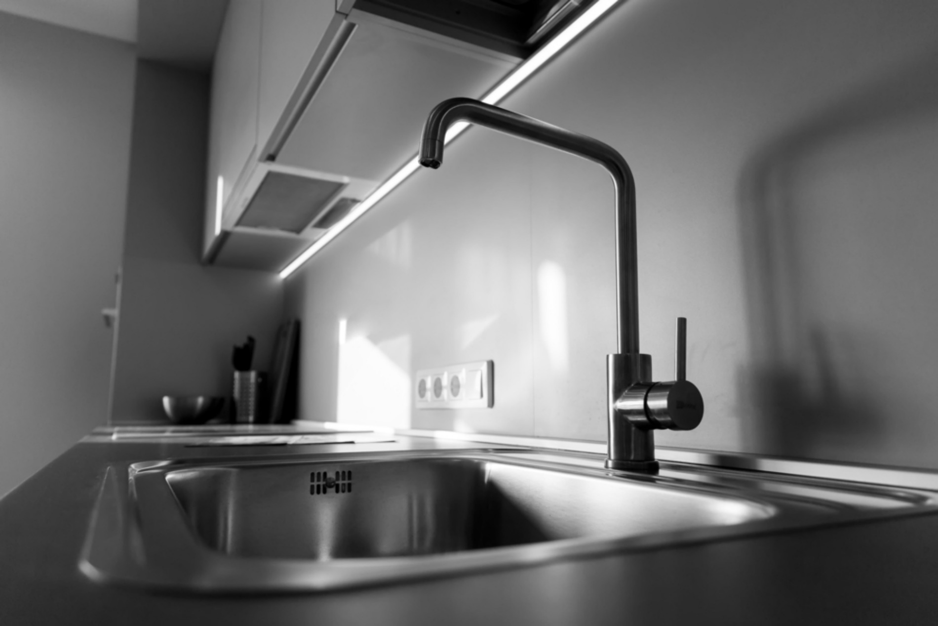 Modern Kitchen Sink Mixer Taps