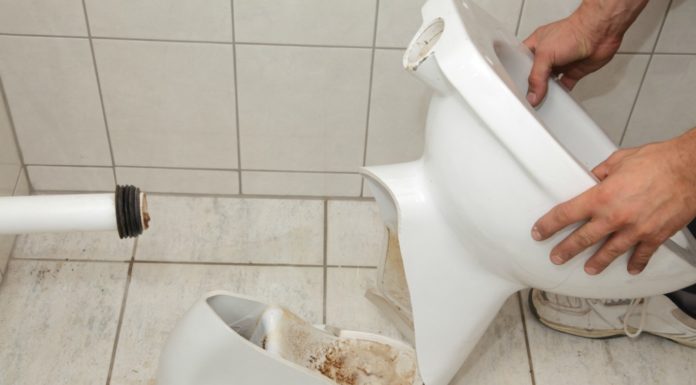 4 Things You Shouldn’t DIY in Your Bathroom Renovation 4 Things You Shouldn’t DIY in Your Bathroom Renovation