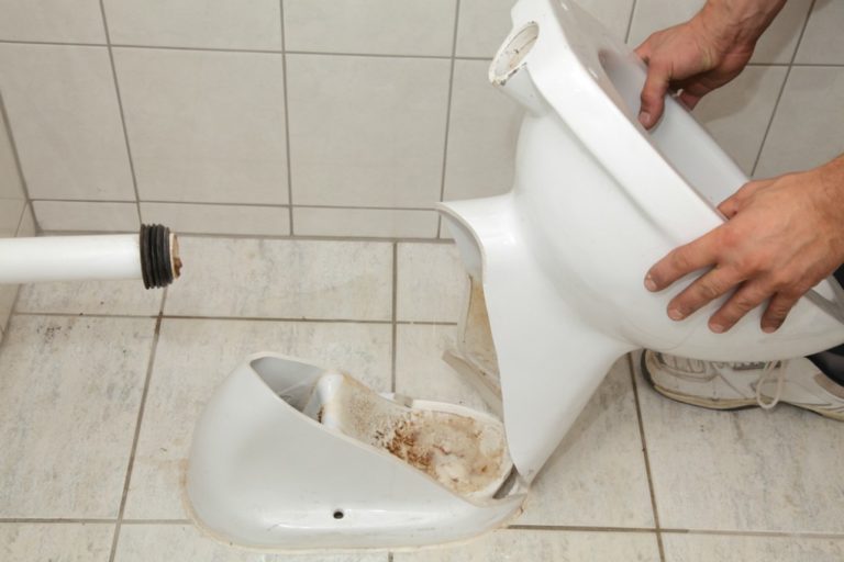 4 Things You Shouldn’t DIY in Your Bathroom Renovation