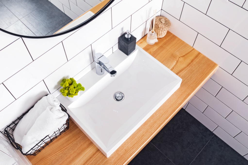 Which Basin Waste is Best? Pop Up Waste Vs. Pop Down Waste Vs. Plug and  Waste - The Plumbette