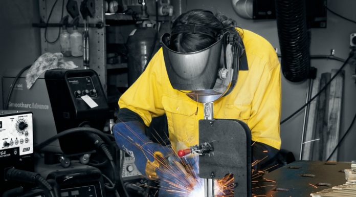 Should a Teen Start a Trade Apprenticeship After Year 10 or Year 12? Should a Teen Start a Trade Apprenticeship After Year 10 or Year 12?