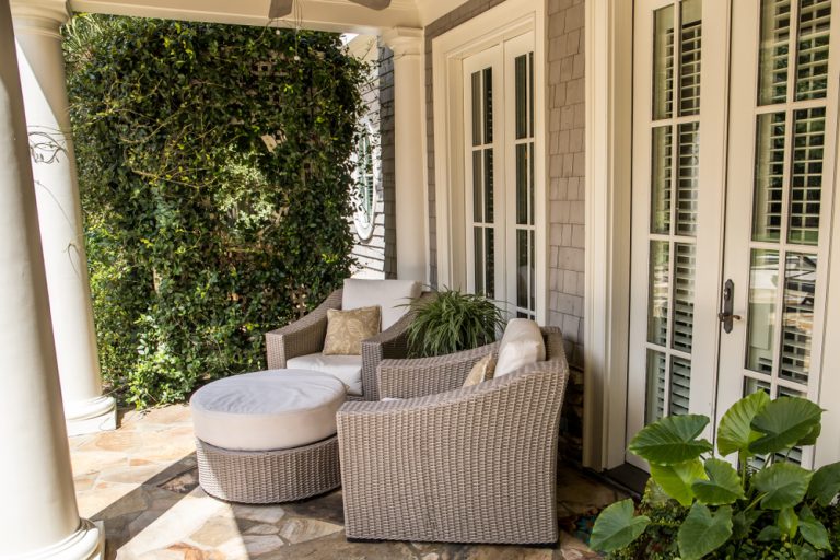 8 ideas to decorate a patio wall