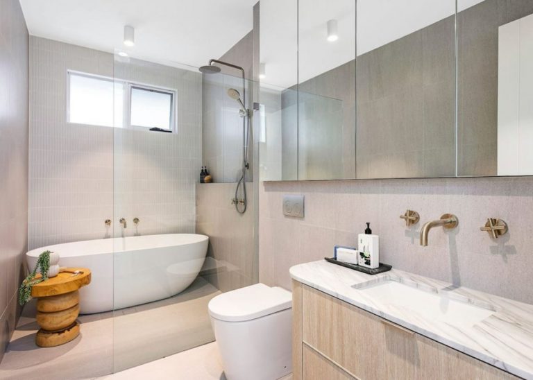 Shower ledge in modern bathroom